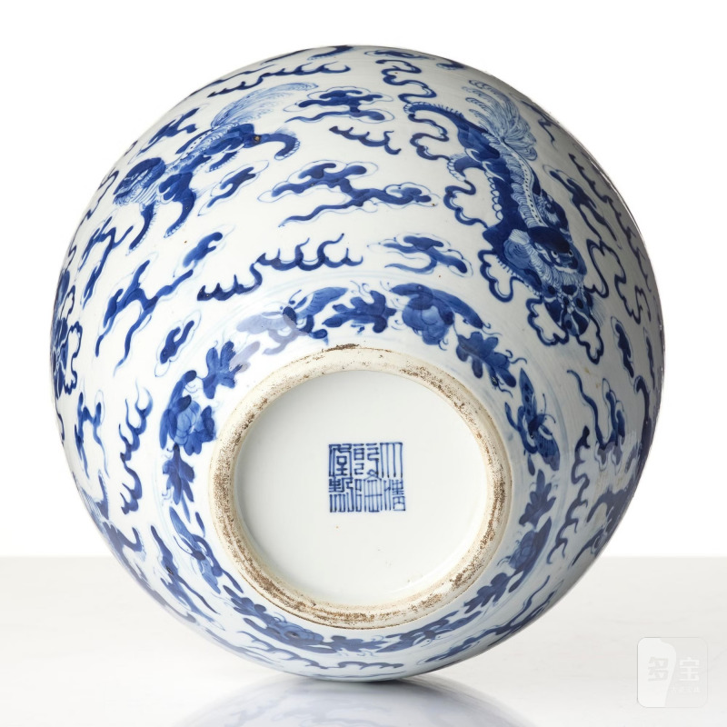 A blue and white 'buddhist' lion jar, - 图7